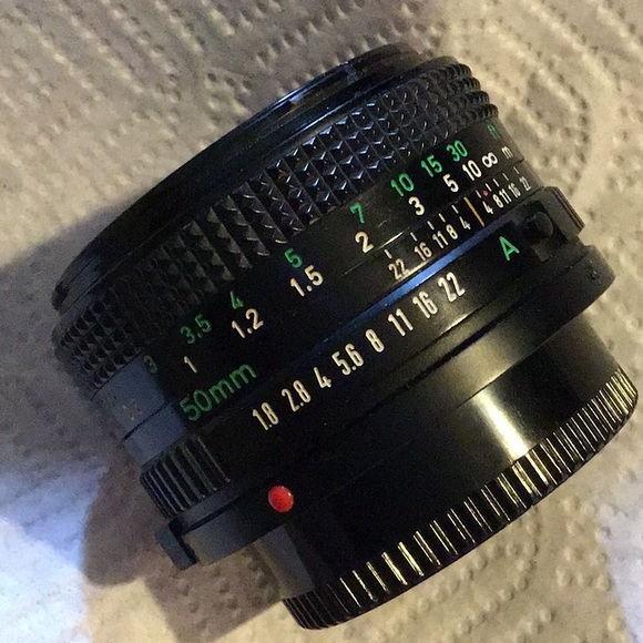 REDUCED Cannon Lens - Picture 3 of 12